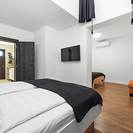 Venezia By Interhome * לאבין